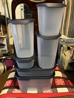Tupperware set