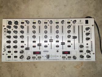 Behringer 5 Channel pro DJ mixer