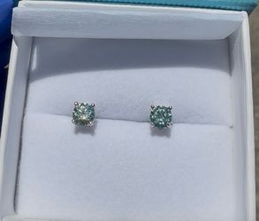 Turquoise Mossanite Earnings 5.0mm 0.5ct (Blue Green) certified (brand new)