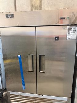 Commercial freezer