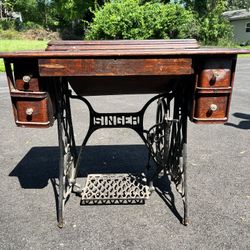 1929 Singer Sewing Machine