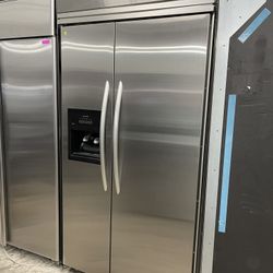 Kitchen Aid 42” Built In Refrigerator In Stainless Steel Used