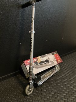 Scooter Razor-New*