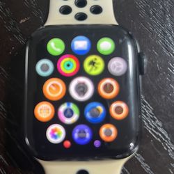 Apple Watch Series SE 2nd Gen cellular and WiFi
