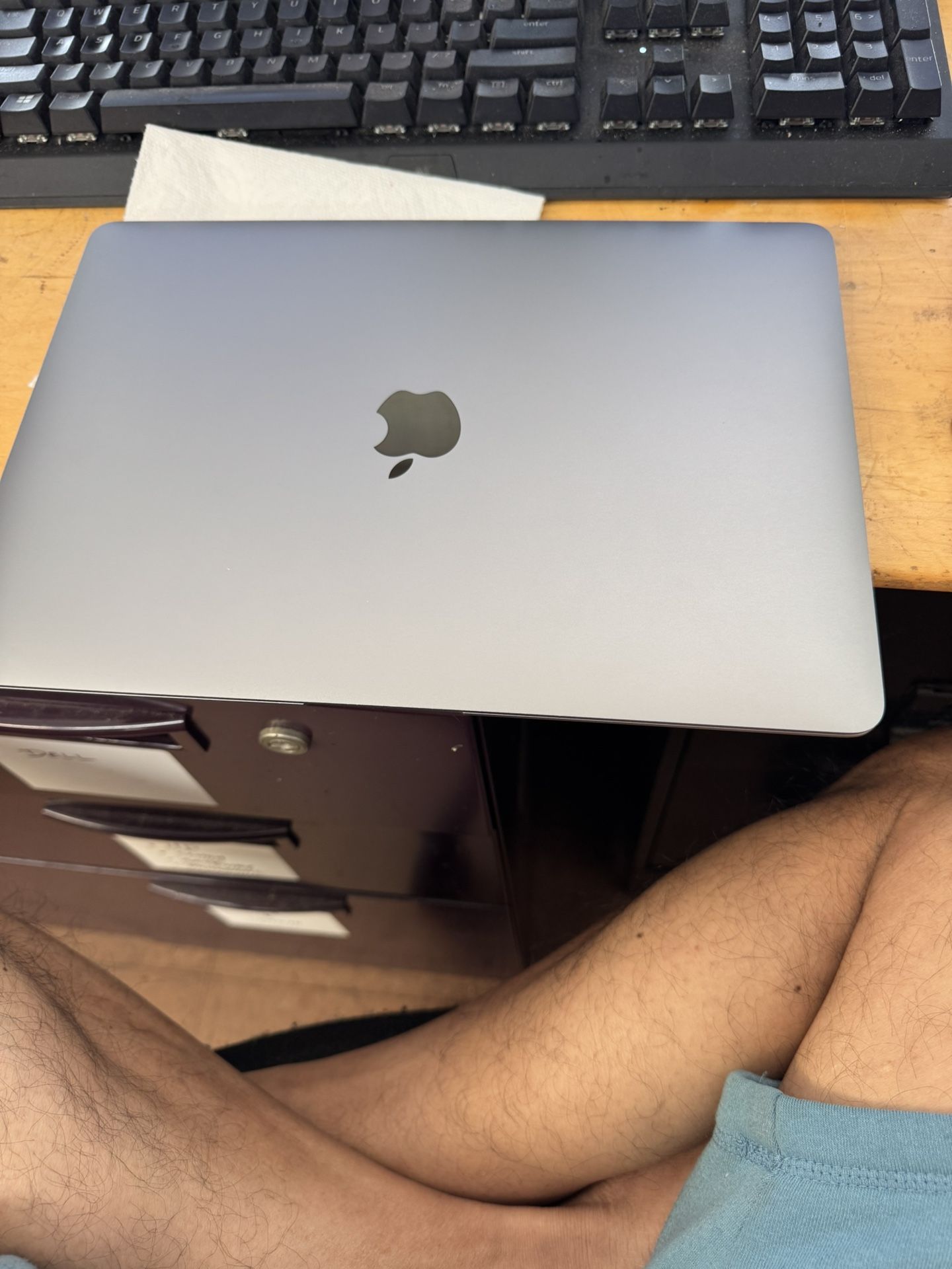 Apple MacBook Air A1932 – Intel Core i5 8GB RAM, 256GB SSD