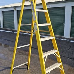 Like New 8ft 300lb Capacity Werner Ladder