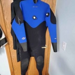 Bare 7mm XL Dry Suit