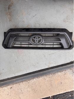 TOYOTA TOCOMA GRILL