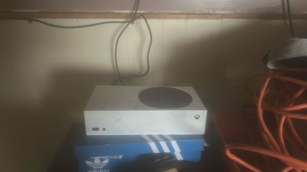 Xbox Series S 2k26 And A Controller 