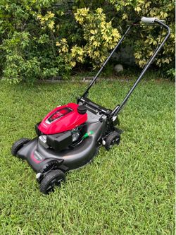 LIKE NEW HONDA HRN 216/170 CC STILL AVAILABLE. DO NOT LOSE YOUR ALMOST LAST CHANCE TO GET THIS BEAUTIFUL SELF-PROPELLED WITH DOUBLE BLADES CUTTING PER