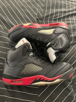 Jordan 5 mens size 8.5 used good condition no box