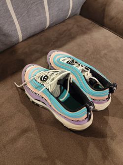 Various Size Shoes-Men's Shoes- 9 And 9.5 And Ladies Size 5