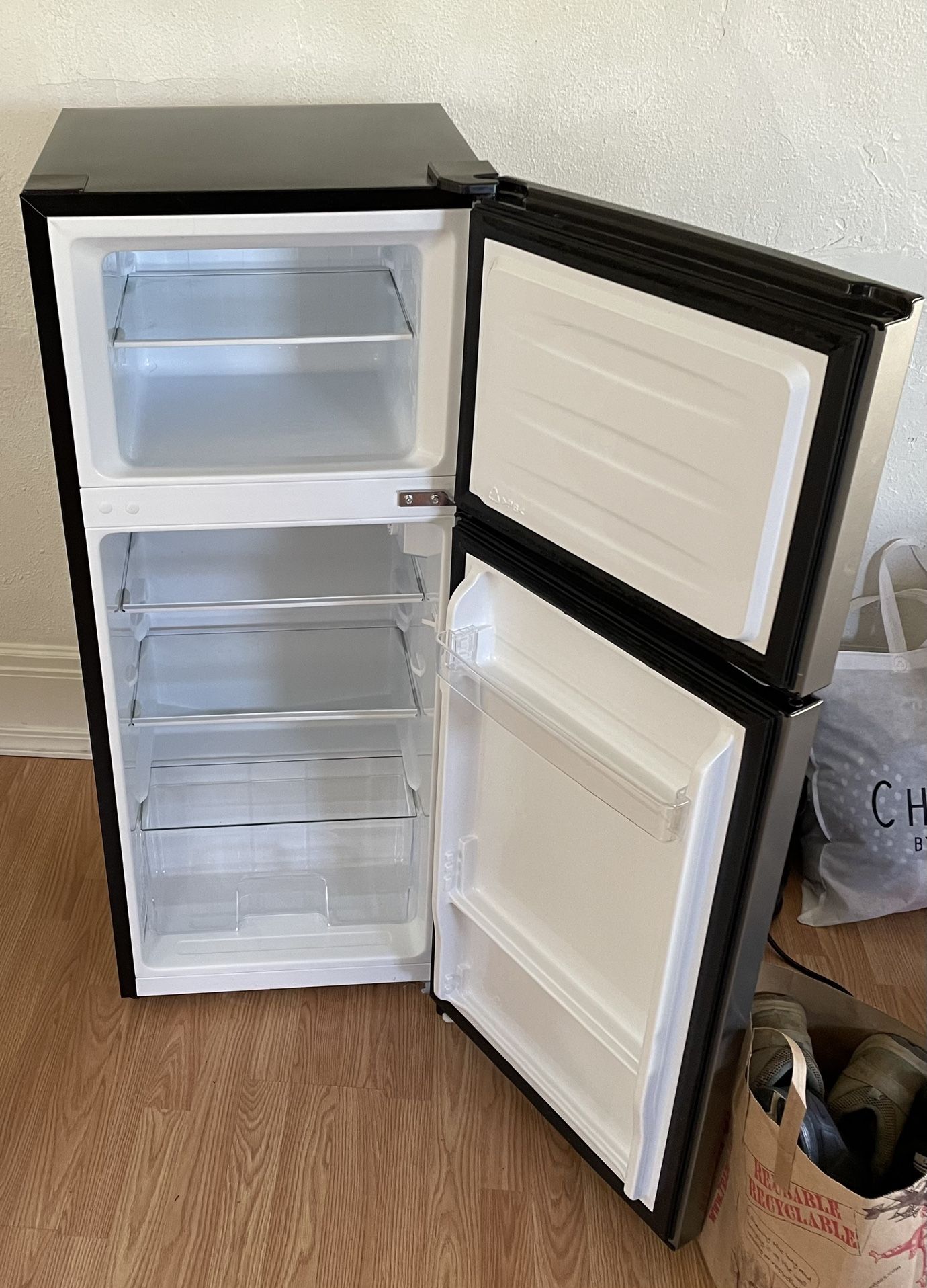 Fridgemaster Compact/Mini Fridge/freezer, 4.4 CU FT