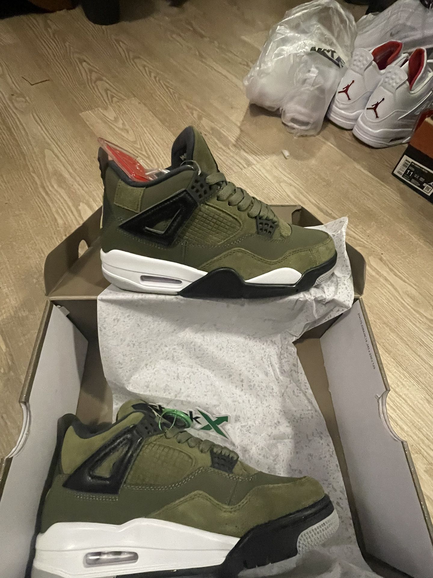 Jordan 4 Olive