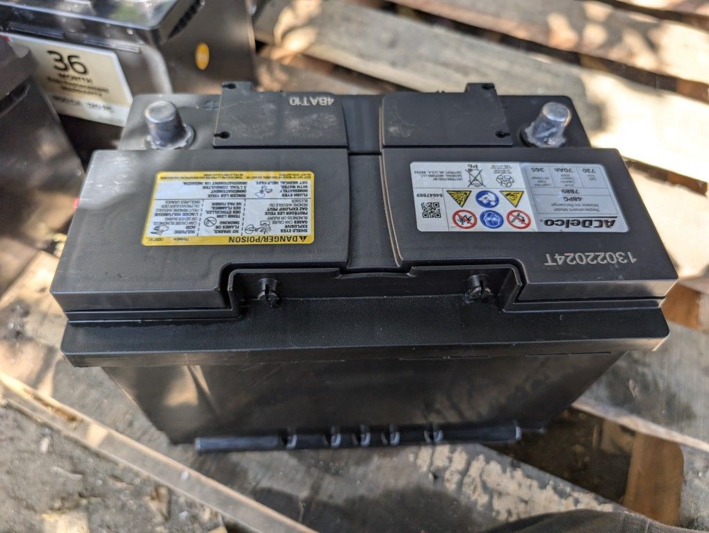 Car Battery / Group Size 48/H6