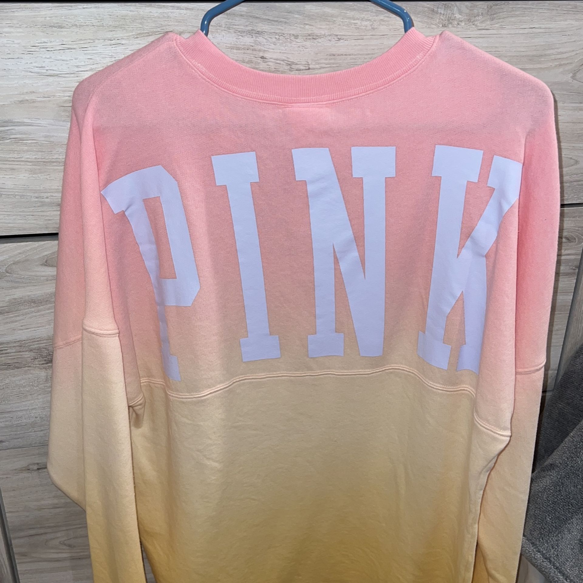 PINK SF Giants Crew Sweater for Sale in Salinas, CA - OfferUp