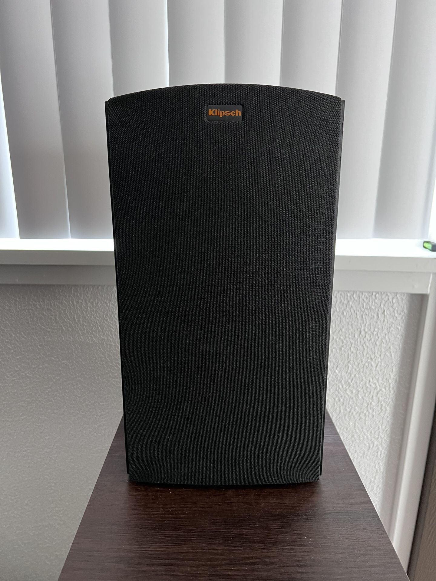 Klipsch R15M Bookshelf Speaker (Pair) for Sale in Temecula, CA OfferUp