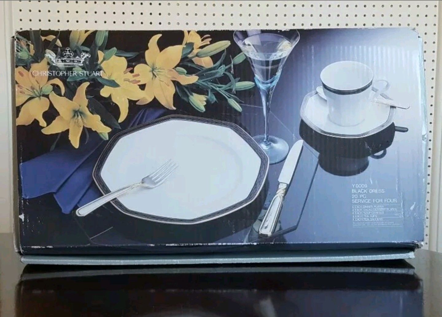 NEW SET China Christopher Stuart Black Dress China Octagon Black Gold Trim 20 Piece Service 4