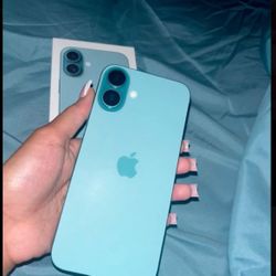 iPhone 15.  blue 