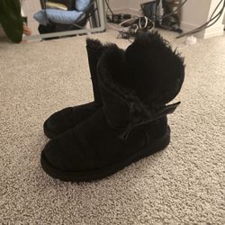 Womens Ugg Size 8
