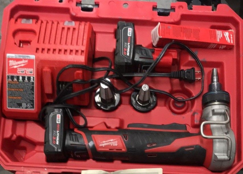 Milwaukee M12 Fuel ProPEX Expansion Tool Kit