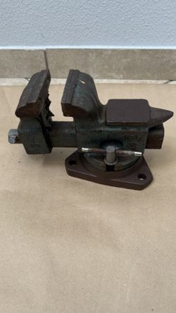 ✳️ vintage Powr Kraft swivel bench vise