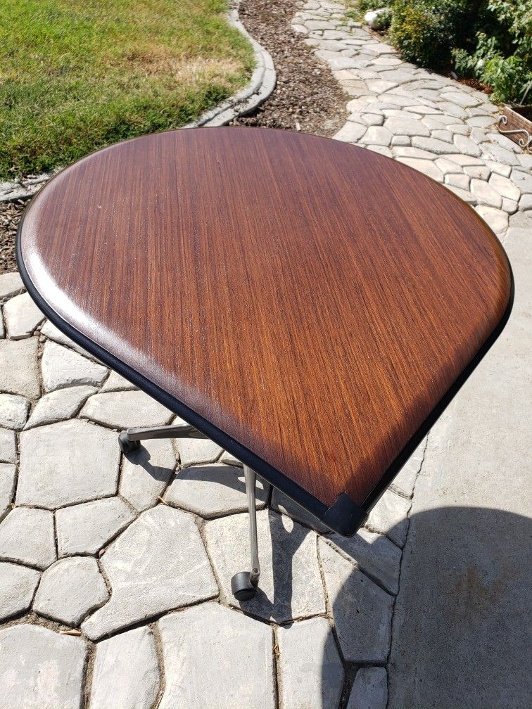 Mid Century 70'S Herman Miller Teardrop table w/ wheels *MILD WEAR '& SUPER STURDY
