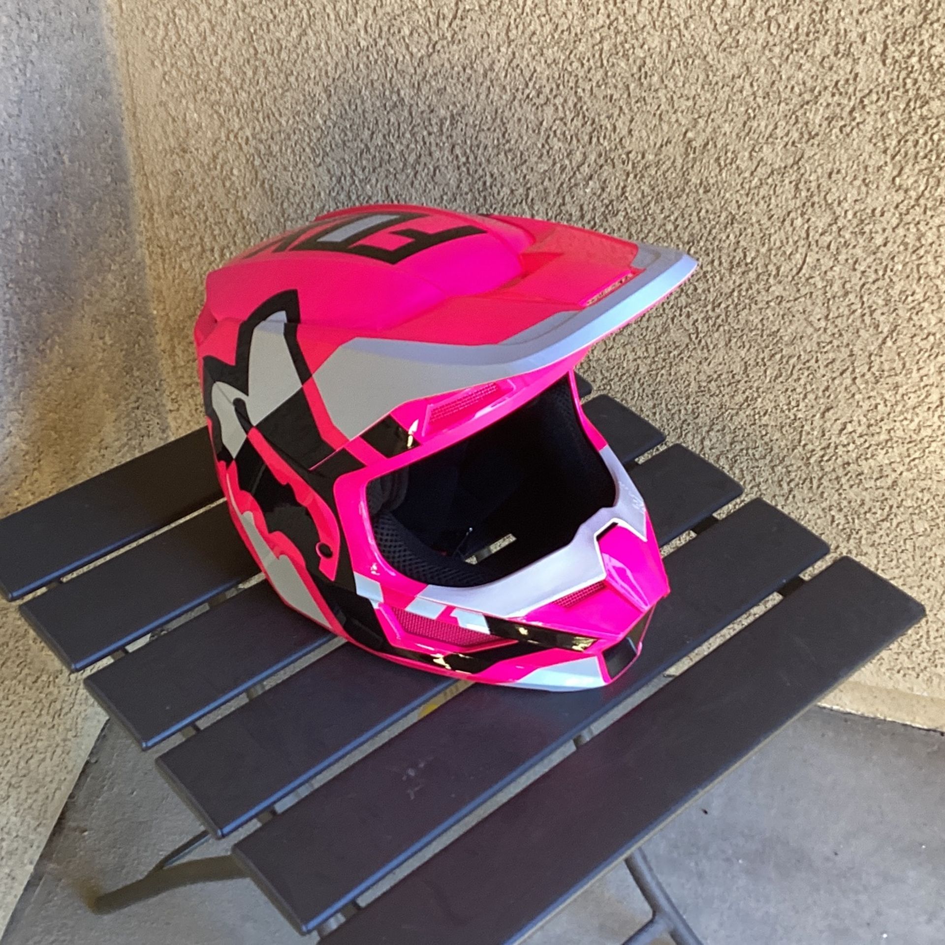 Off Roading Riding Helmet; Youth Medium; FOX; Pink