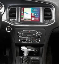 8.4 Uconnect Screen Radio With Car Play