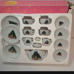 Vintage Child’s 17 Piece Miniature Porcelain Christmas Tea Set