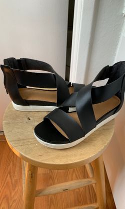 Black wedges