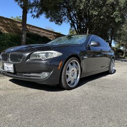 2011 BMW 528i Clean Tittle 