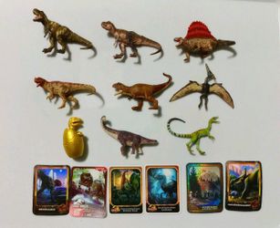 9 Jurassic World Captivz Dinosaurs with 6 Cards.