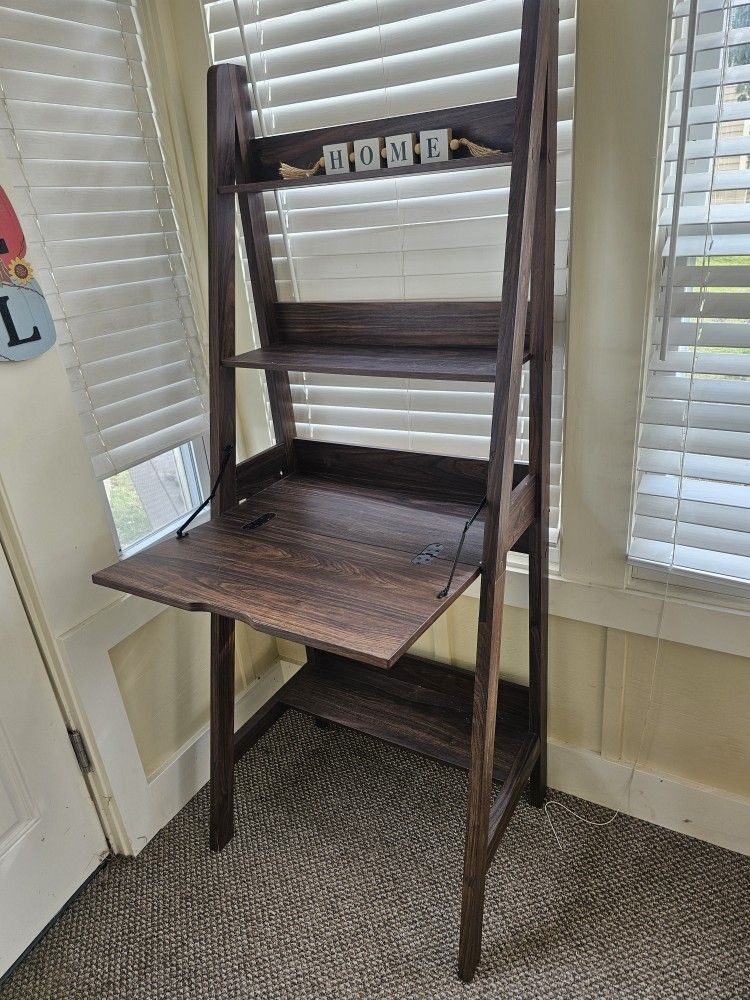 Standing Shelves / Desk And Work Table