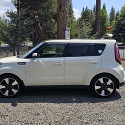 2015 Kia Soul, Low Mileage, Highest Trim