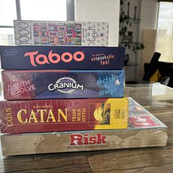 Games : Catan, Risk, Taboo, Puzzle, Cranium, Coloring
