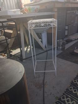 White Metal Plant Stand