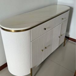 White Fluted Cab
