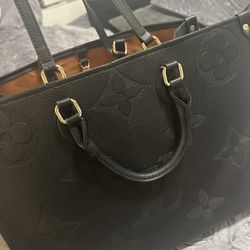 Louis Vuitton on the go GM size