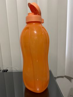 Botella tupperware de 2 litros