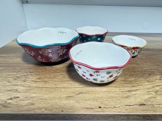 Nesting measuring bowl set