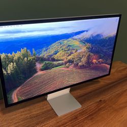 Apple Studio Display 27” 5k