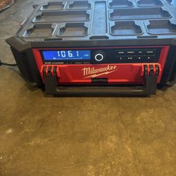 Milwaukee Pack Out Radio 