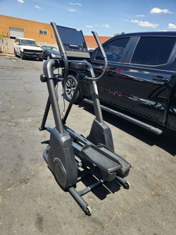 Nordictrack Crosstrainer Elliptical X16 Freestride Trainer - 1000$