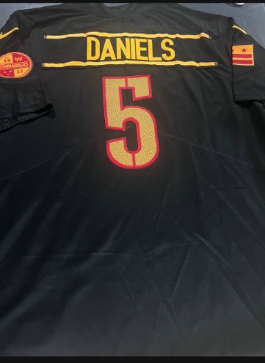 Jayden Daniels Commanders Jersey Xl.0New