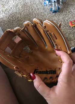 Franklin 9 inch left hand glove