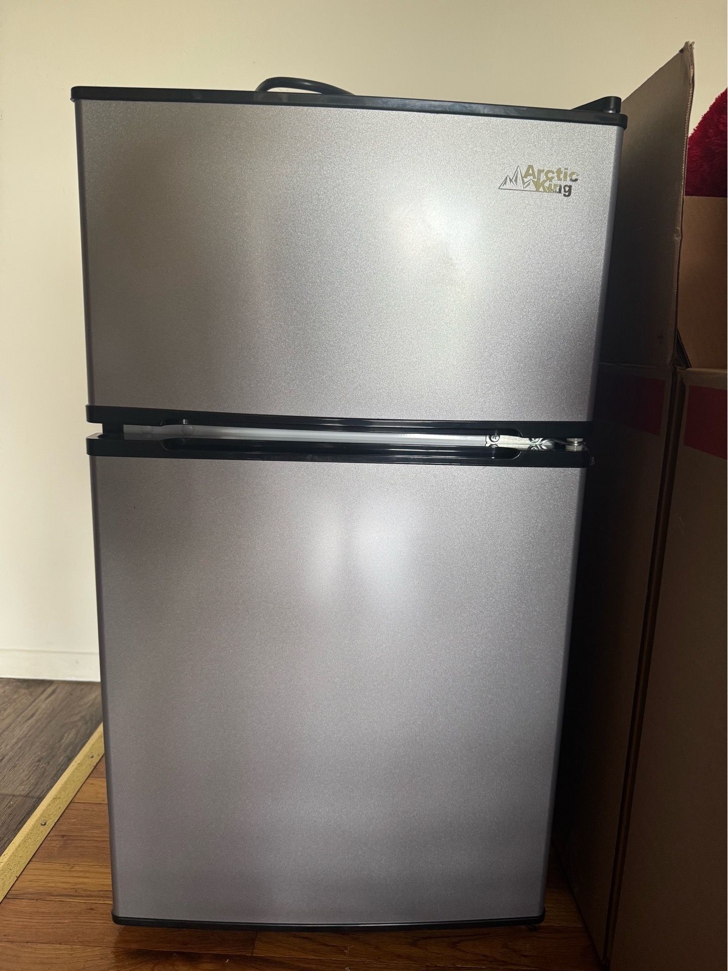 Mini fridge