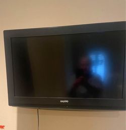 Sanyo 26” HDTV and Wall Mount