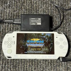 Sony PSP Model 2001 White with Charger *Tested & Working*