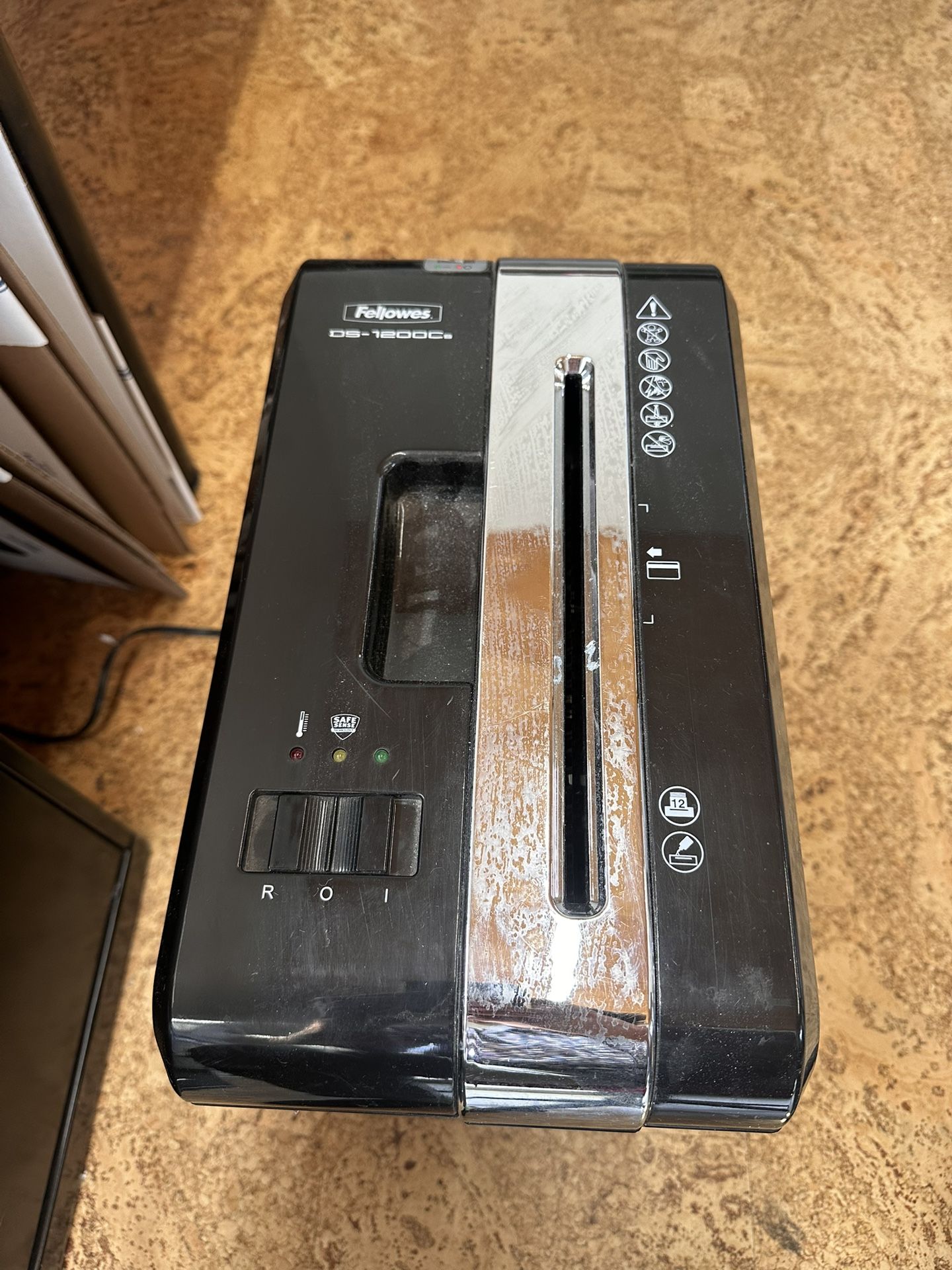 Fellows DS-1200Cs Paper Shredder